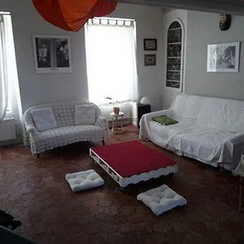 Charonne 2 Bed & Breakfast