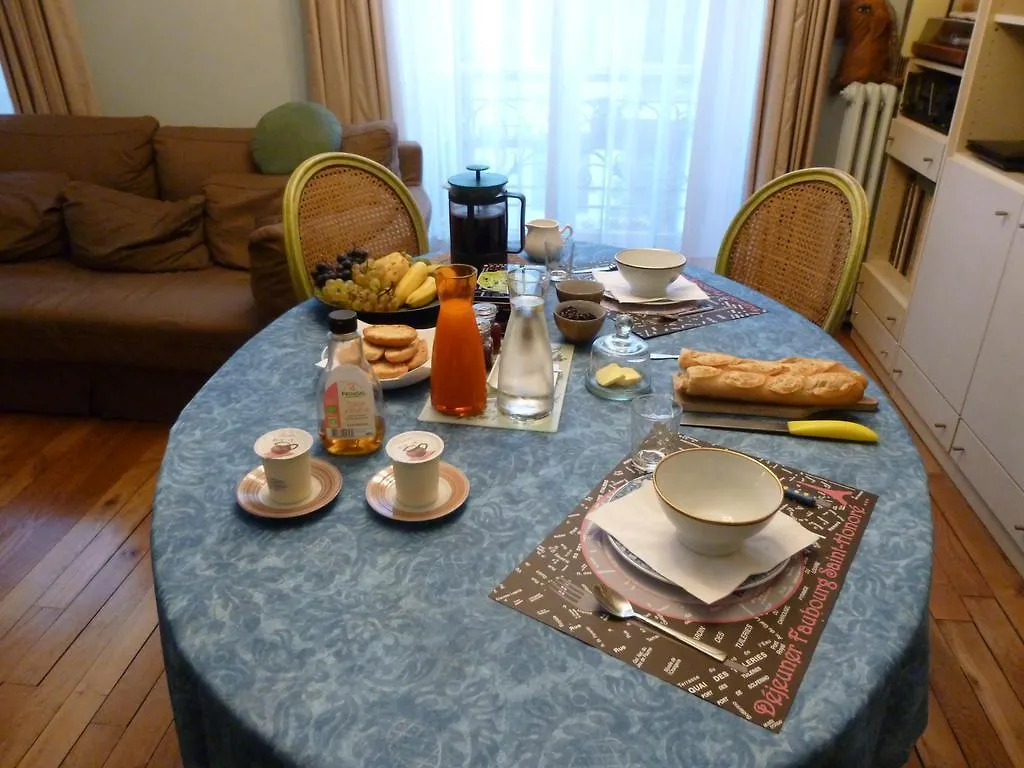 Bed & Breakfast Charonne 2 4*